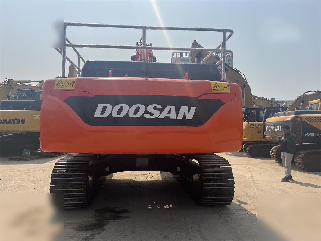 DOOSAN DX340 LCA - Excavator pe şenile: Foto 3 DOOSAN DX340 LCA - Excavator pe şenile: Foto 3
