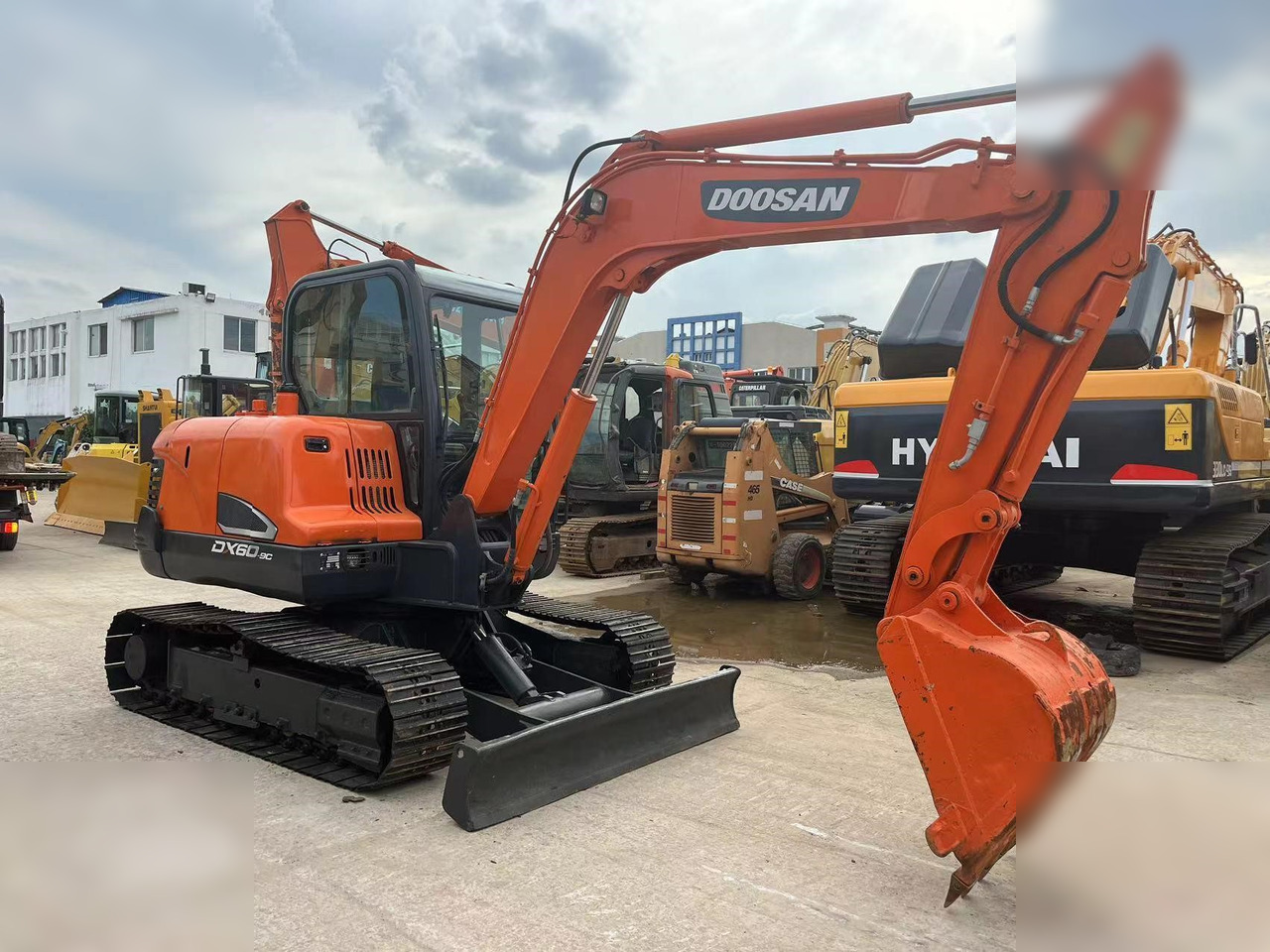 DOOSAN DX60-9C - Excavator pe şenile: Foto 1 DOOSAN DX60-9C - Excavator pe şenile: Foto 1