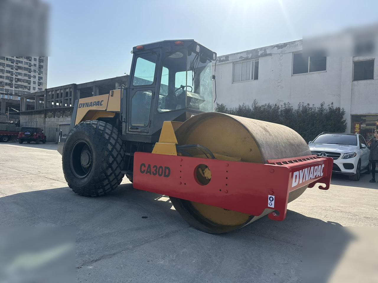 DYNAPAC CA30D - Cilindru compactor: Foto 2 DYNAPAC CA30D - Cilindru compactor: Foto 2