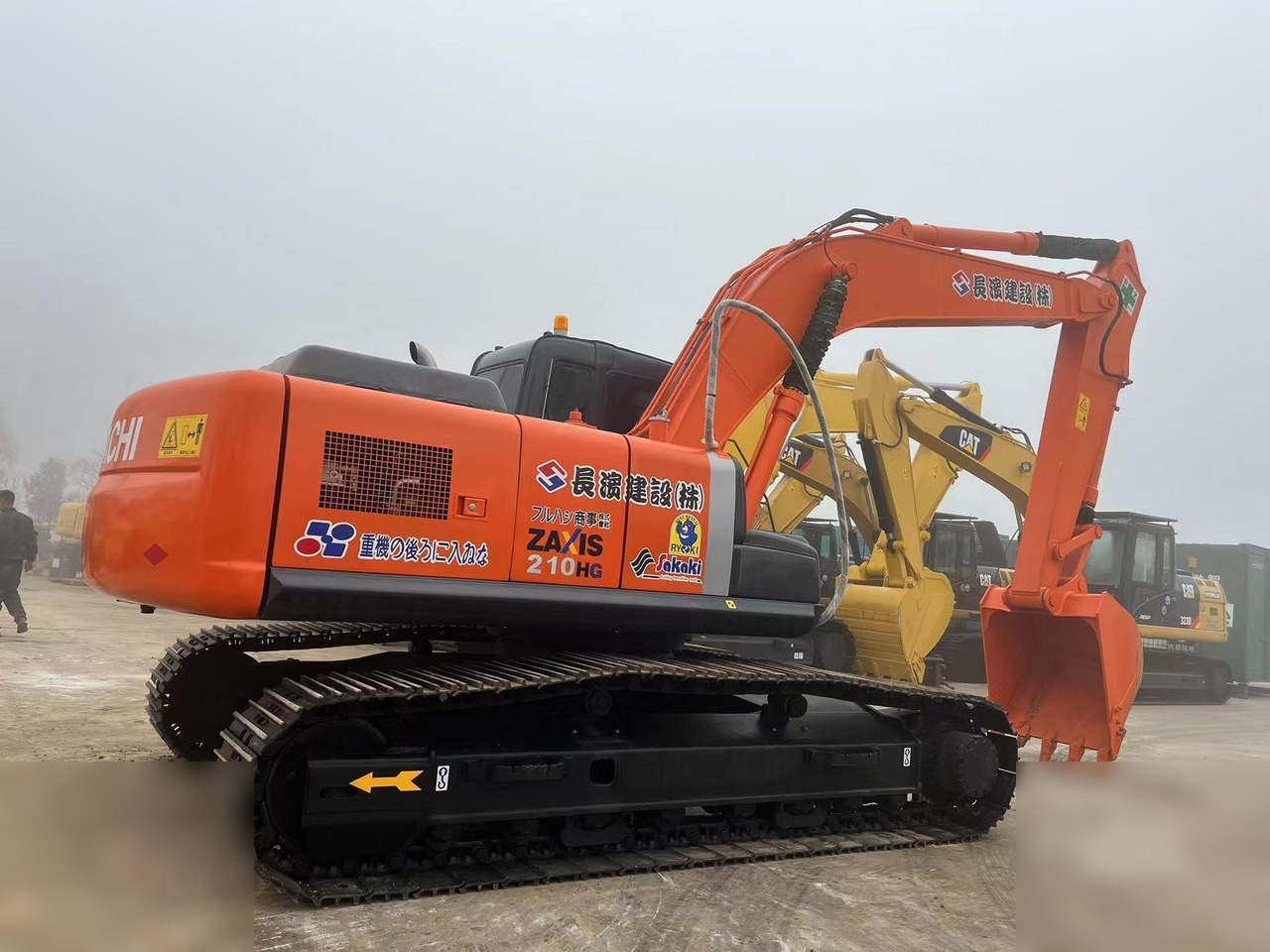 HITACHI ZX210 LC-3G - Excavator pe şenile: Foto 2 HITACHI ZX210 LC-3G - Excavator pe şenile: Foto 2