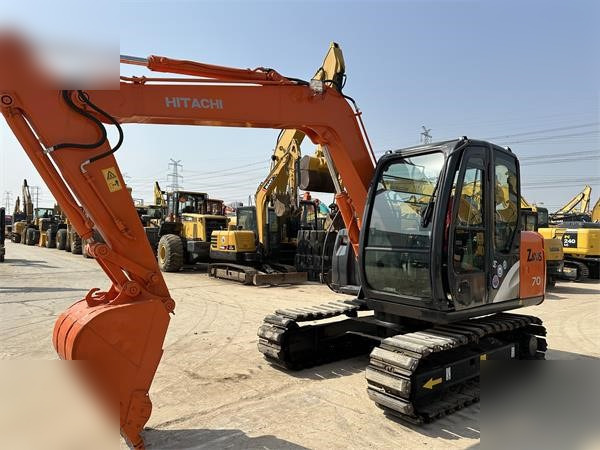 HITACHI ZX70 - Excavator pe şenile: Foto 3 HITACHI ZX70 - Excavator pe şenile: Foto 3