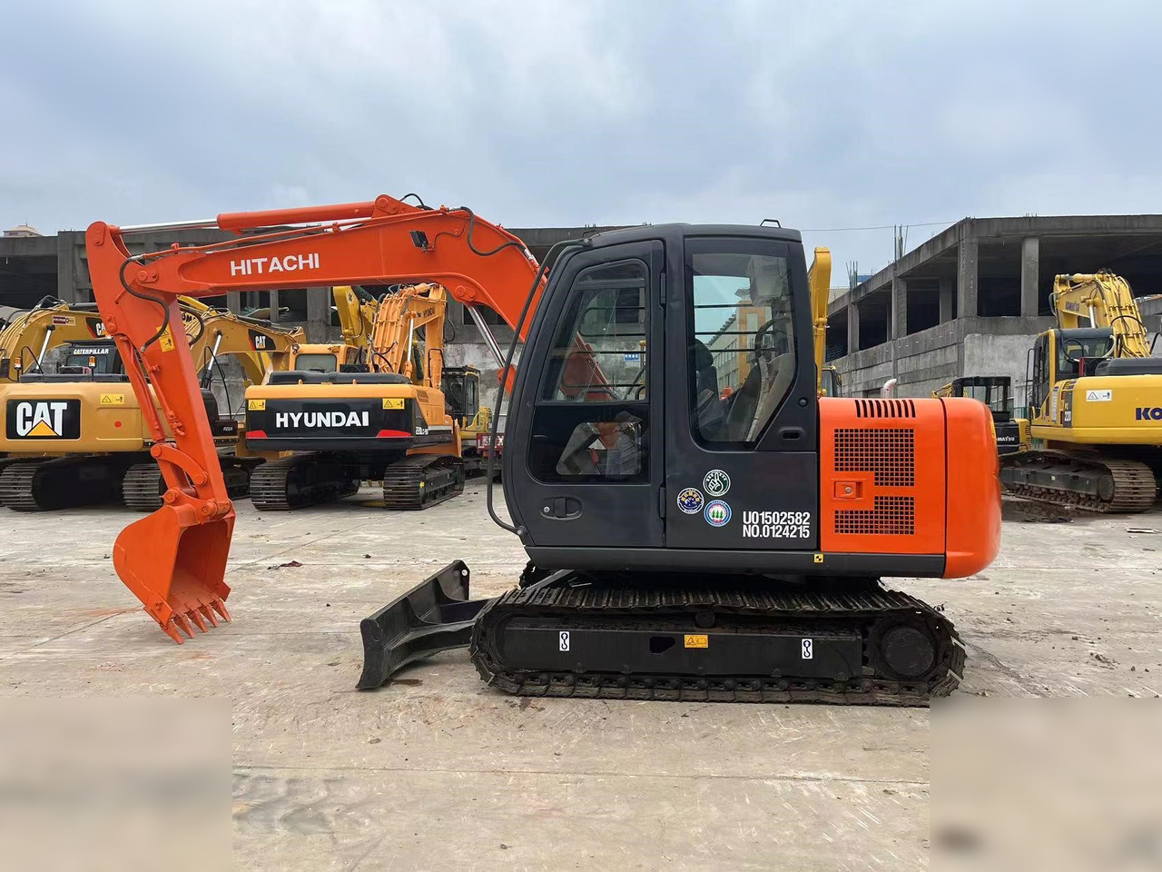 HITACHI ZX70 - Excavator pe şenile: Foto 3 HITACHI ZX70 - Excavator pe şenile: Foto 3