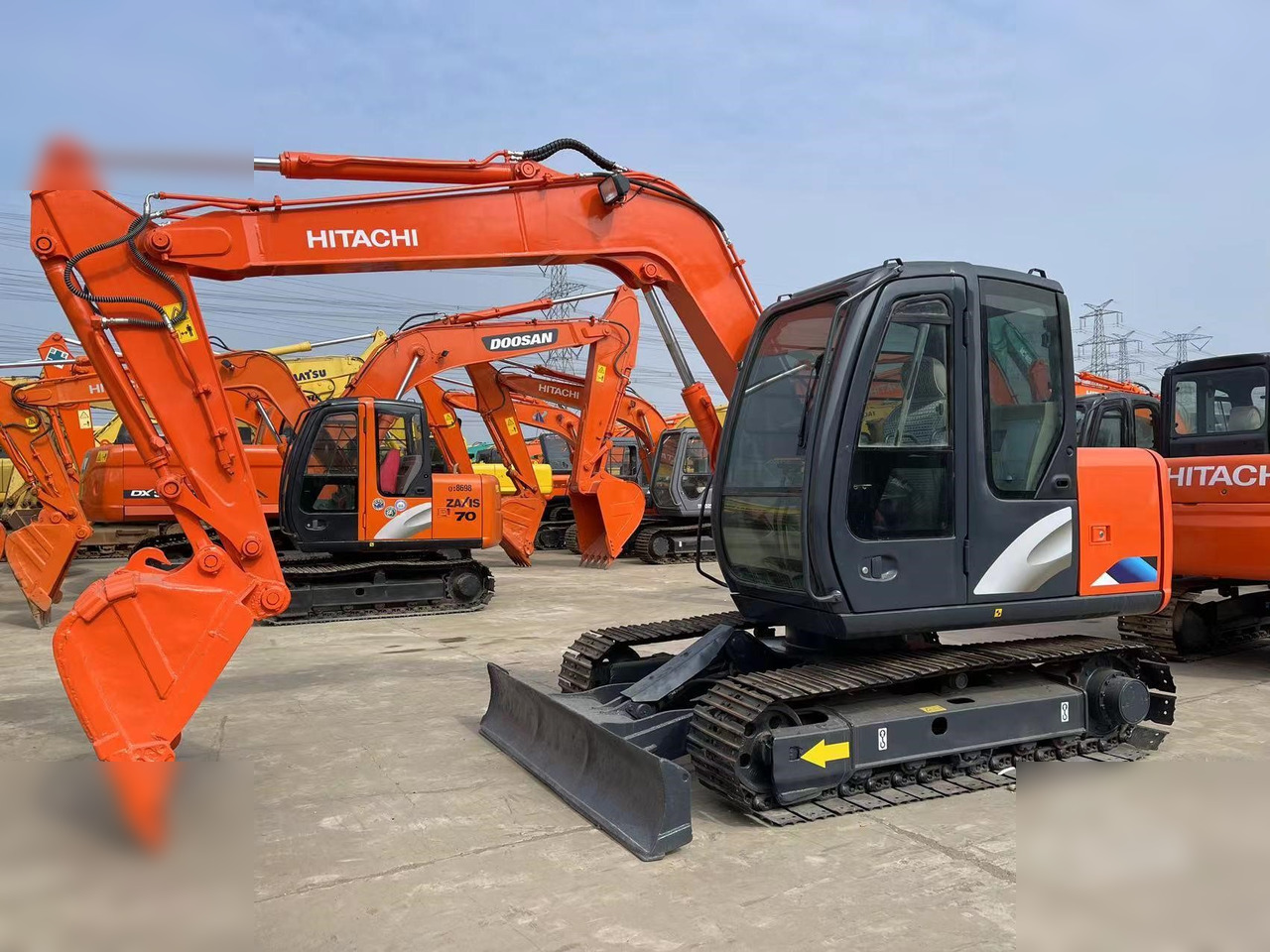 HITACHI ZX70 - Excavator pe şenile: Foto 1 HITACHI ZX70 - Excavator pe şenile: Foto 1