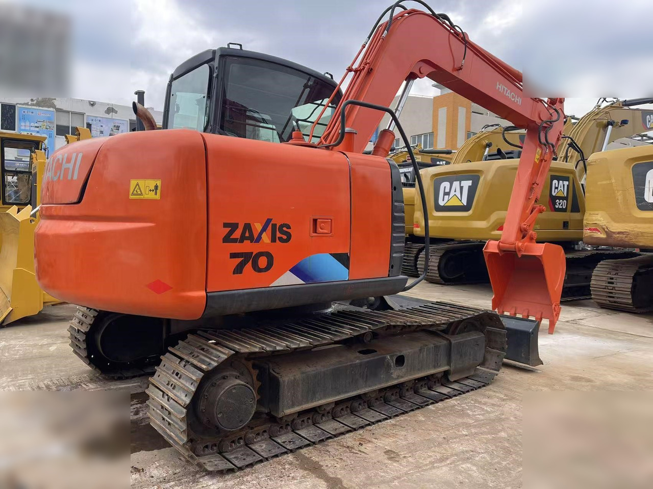 HITACHI ZX70 - Excavator pe şenile: Foto 3 HITACHI ZX70 - Excavator pe şenile: Foto 3