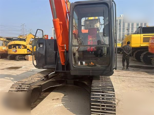 HITACHI ZX70 - Excavator pe şenile: Foto 5 HITACHI ZX70 - Excavator pe şenile: Foto 5