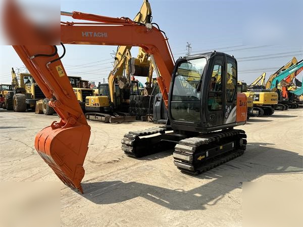 HITACHI ZX70 - Excavator pe şenile: Foto 4 HITACHI ZX70 - Excavator pe şenile: Foto 4