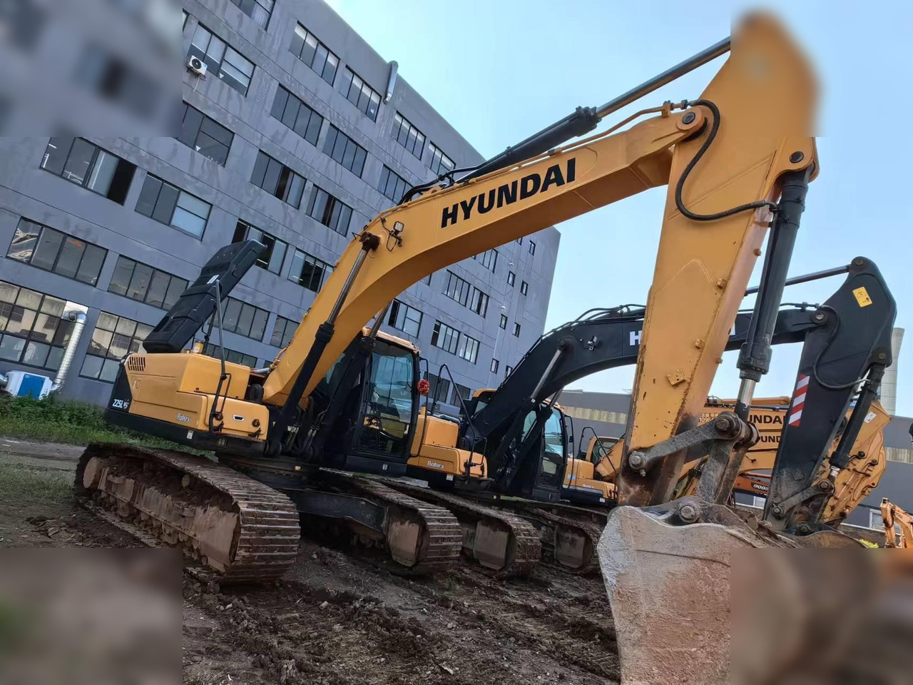 HYUNDAI 225LC-9 - Excavator pe şenile: Foto 1 HYUNDAI 225LC-9 - Excavator pe şenile: Foto 1