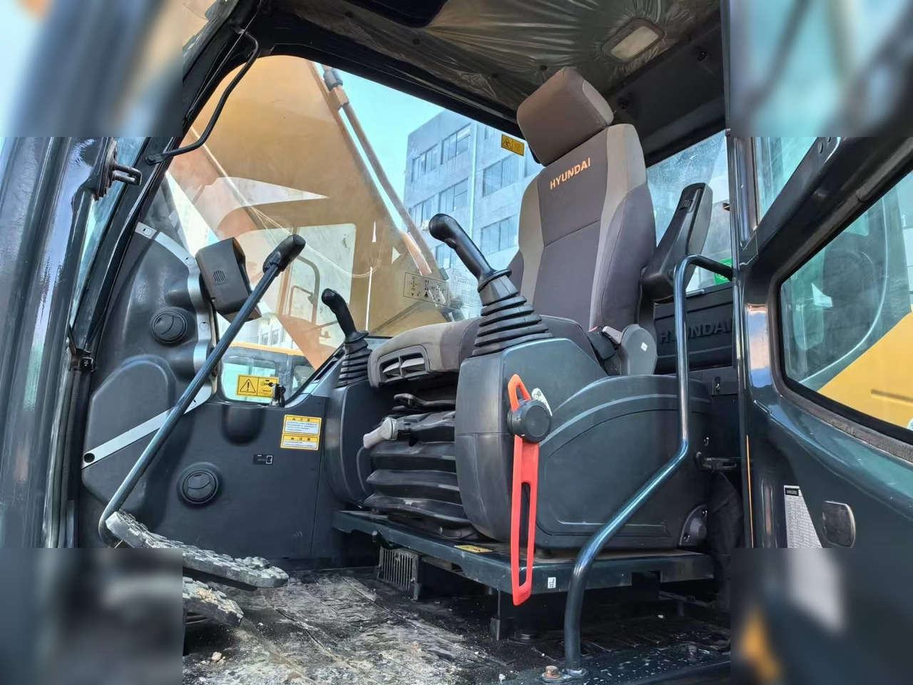 HYUNDAI 225LC-9 - Excavator pe şenile: Foto 4 HYUNDAI 225LC-9 - Excavator pe şenile: Foto 4