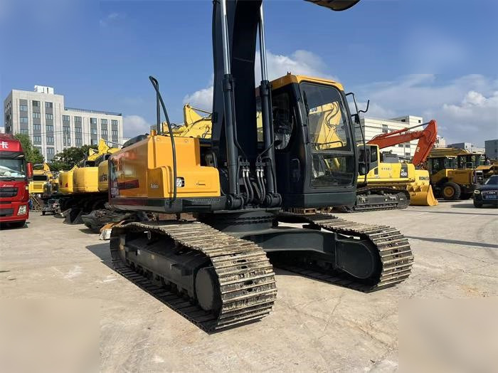 HYUNDAI HX220HD - Excavator pe şenile: Foto 3 HYUNDAI HX220HD - Excavator pe şenile: Foto 3