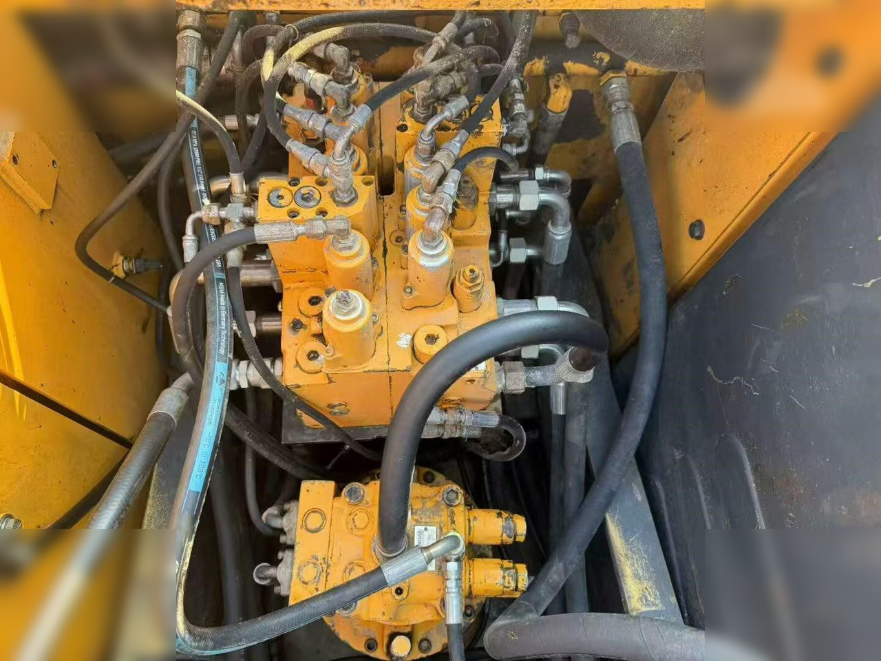 HYUNDAI ROBEX 150W-7A - Excavator pe roţi: Foto 5 HYUNDAI ROBEX 150W-7A - Excavator pe roţi: Foto 5