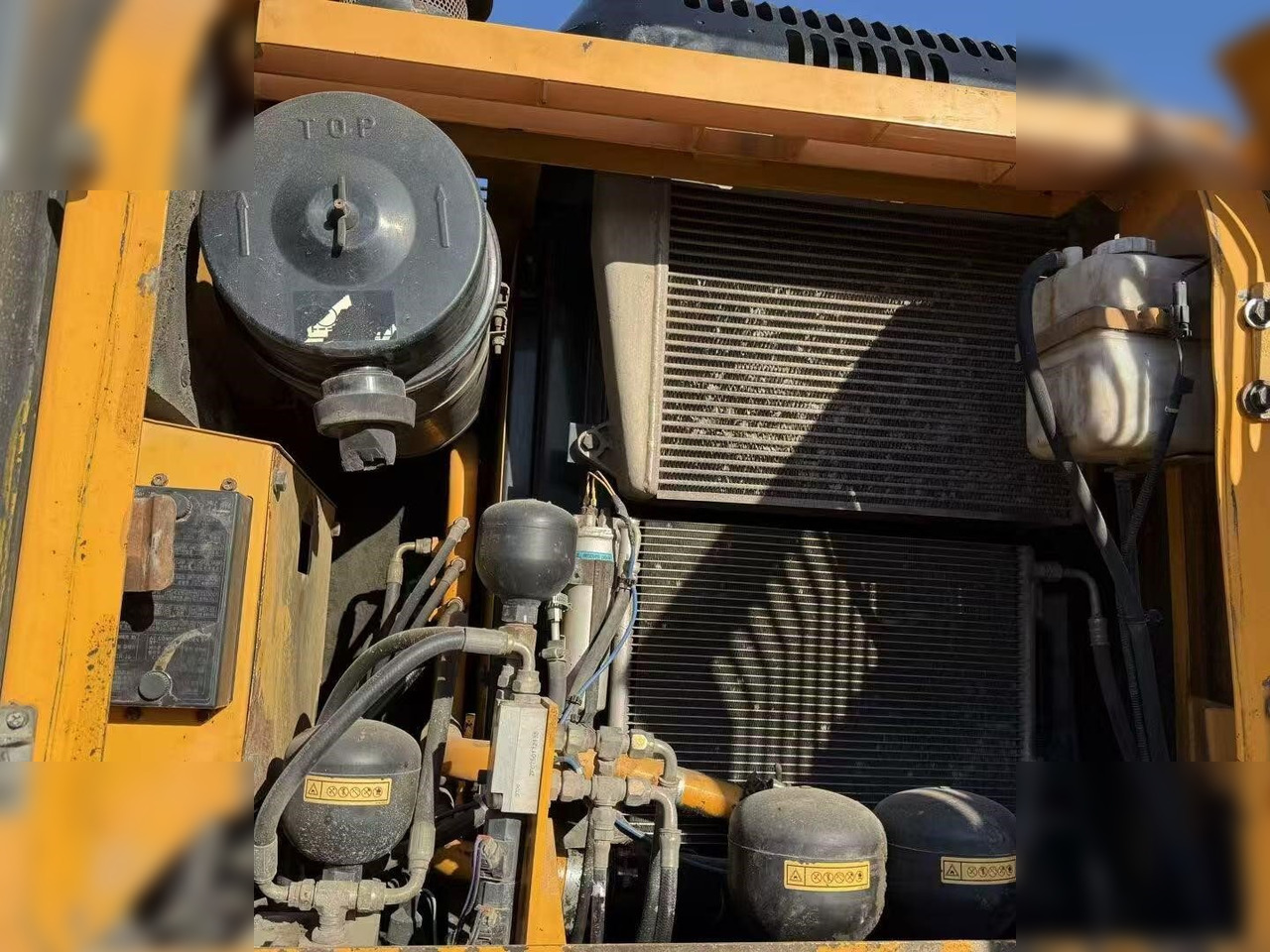 HYUNDAI ROBEX 150W-7A - Excavator pe roţi: Foto 5 HYUNDAI ROBEX 150W-7A - Excavator pe roţi: Foto 5