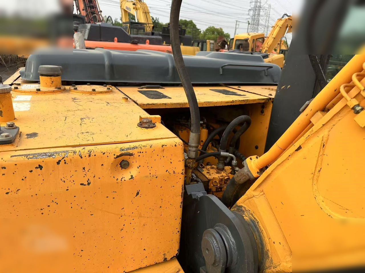 HYUNDAI ROBEX 210 LC-7 - Excavator pe şenile: Foto 3 HYUNDAI ROBEX 210 LC-7 - Excavator pe şenile: Foto 3