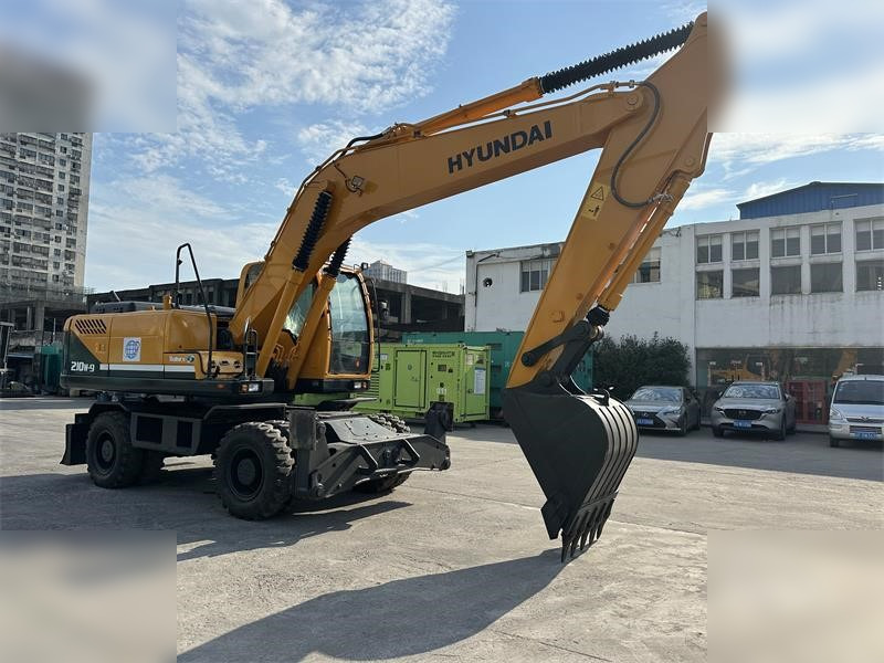 HYUNDAI ROBEX 210W-9 - Excavator pe roţi: Foto 5 HYUNDAI ROBEX 210W-9 - Excavator pe roţi: Foto 5