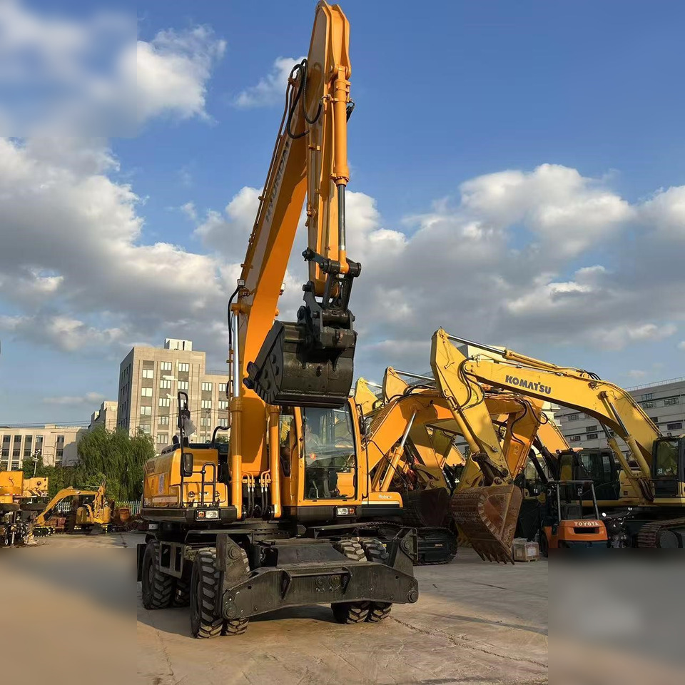 HYUNDAI ROBEX 210W-9 - Excavator pe roţi: Foto 4 HYUNDAI ROBEX 210W-9 - Excavator pe roţi: Foto 4