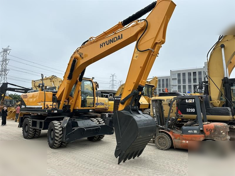 HYUNDAI ROBEX 210W-9 - Excavator pe roţi: Foto 3 HYUNDAI ROBEX 210W-9 - Excavator pe roţi: Foto 3