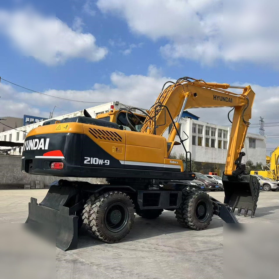 HYUNDAI ROBEX 210W-9 - Excavator pe roţi: Foto 5 HYUNDAI ROBEX 210W-9 - Excavator pe roţi: Foto 5
