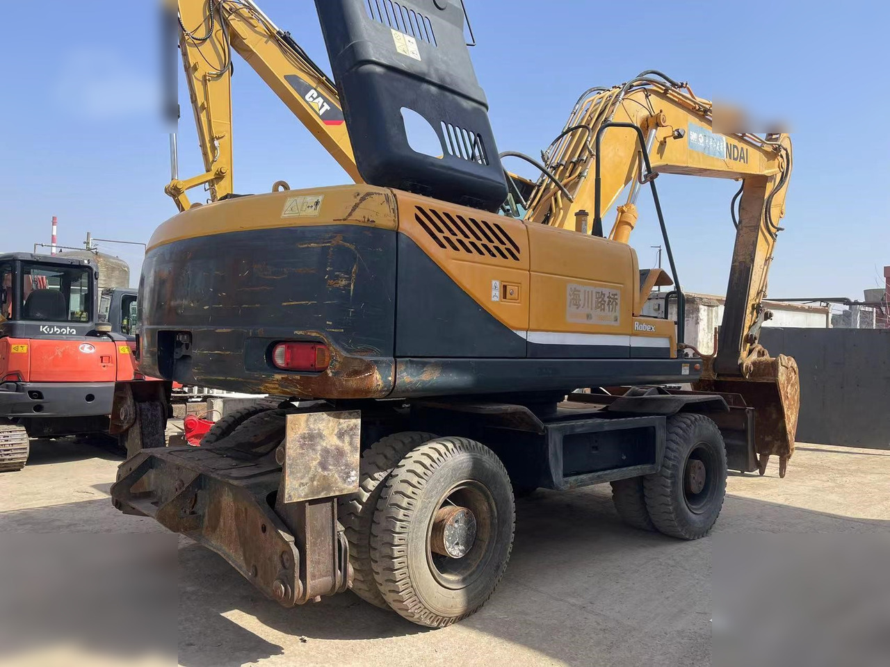 HYUNDAI ROBEX 210W-9 - Excavator pe roţi: Foto 3 HYUNDAI ROBEX 210W-9 - Excavator pe roţi: Foto 3