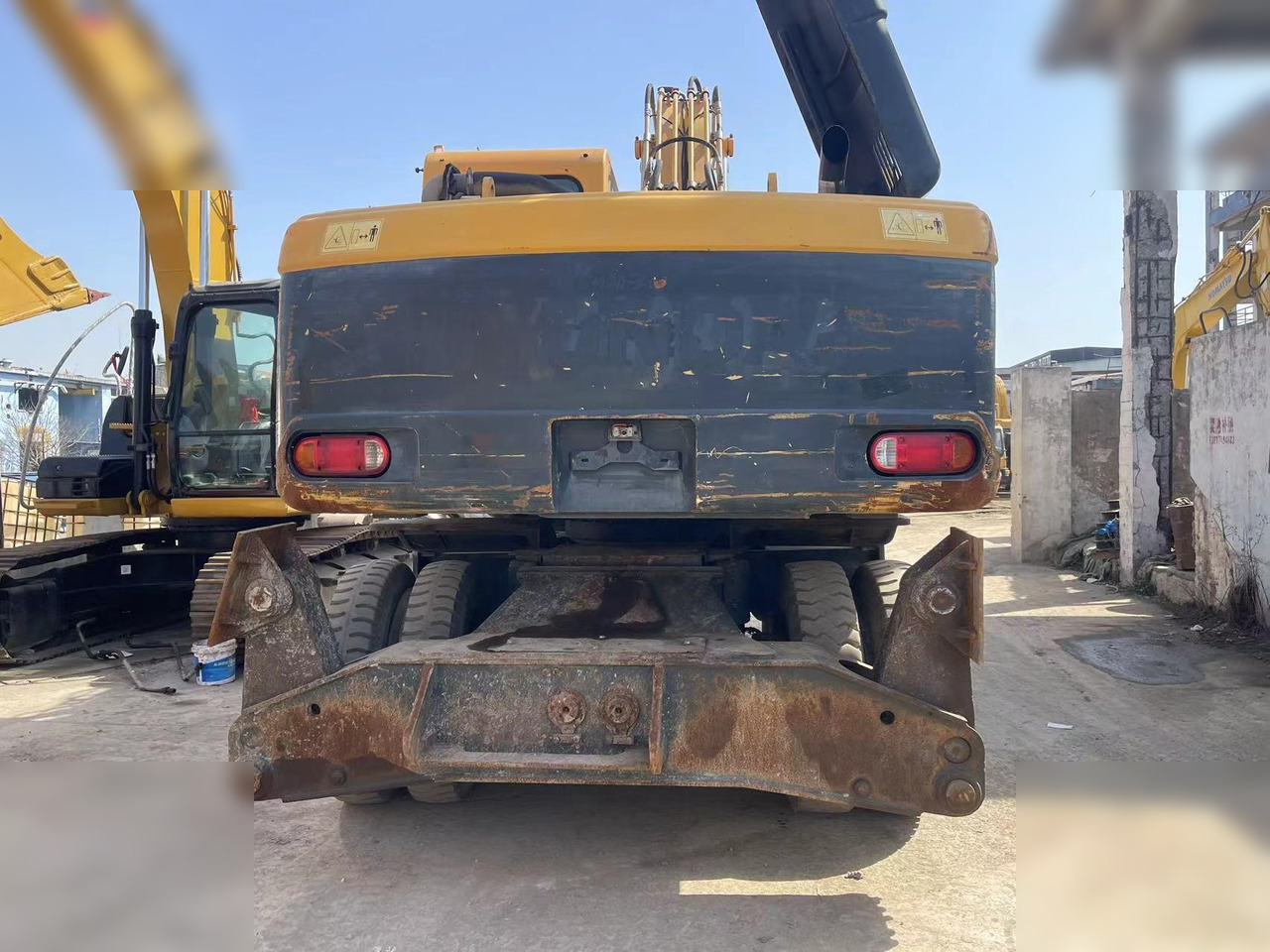 HYUNDAI ROBEX 210W-9 - Excavator pe roţi: Foto 4 HYUNDAI ROBEX 210W-9 - Excavator pe roţi: Foto 4