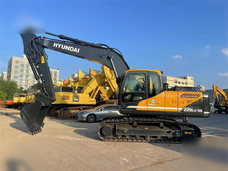 HYUNDAI ROBEX 220 LC-9S - Excavator pe şenile: Foto 1 HYUNDAI ROBEX 220 LC-9S - Excavator pe şenile: Foto 1