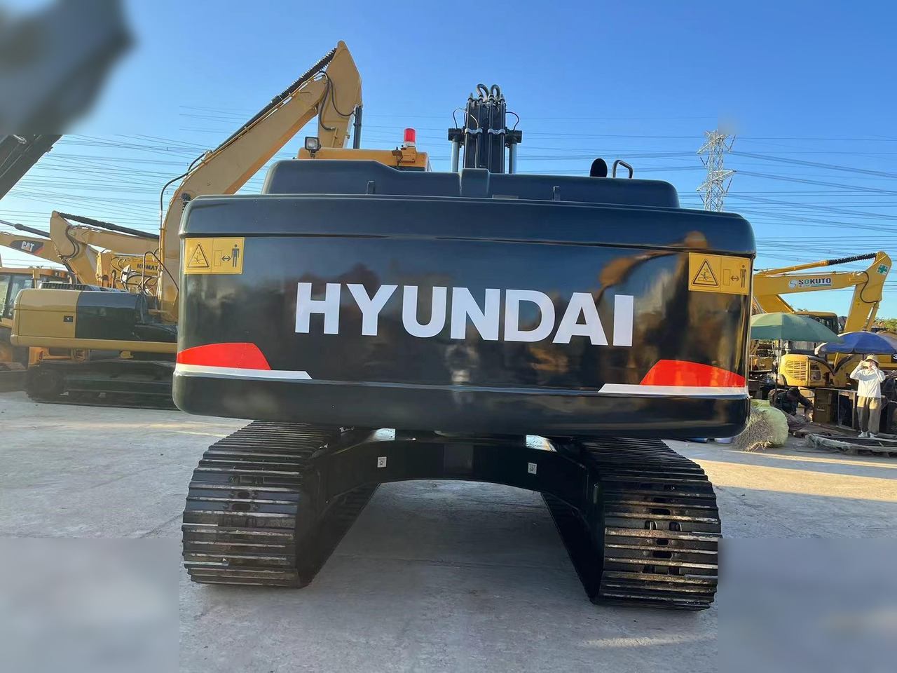 HYUNDAI ROBEX 220 LC-9S - Excavator pe şenile: Foto 4 HYUNDAI ROBEX 220 LC-9S - Excavator pe şenile: Foto 4