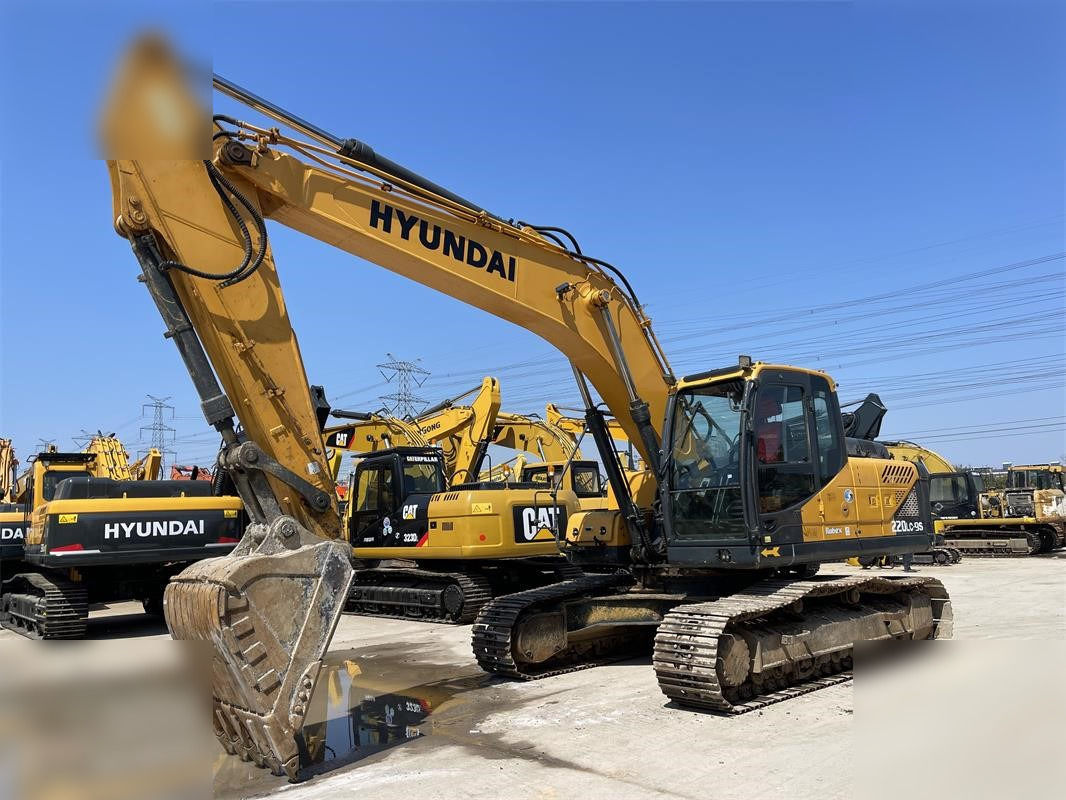 HYUNDAI ROBEX 220 LC-9S - Excavator pe şenile: Foto 1 HYUNDAI ROBEX 220 LC-9S - Excavator pe şenile: Foto 1
