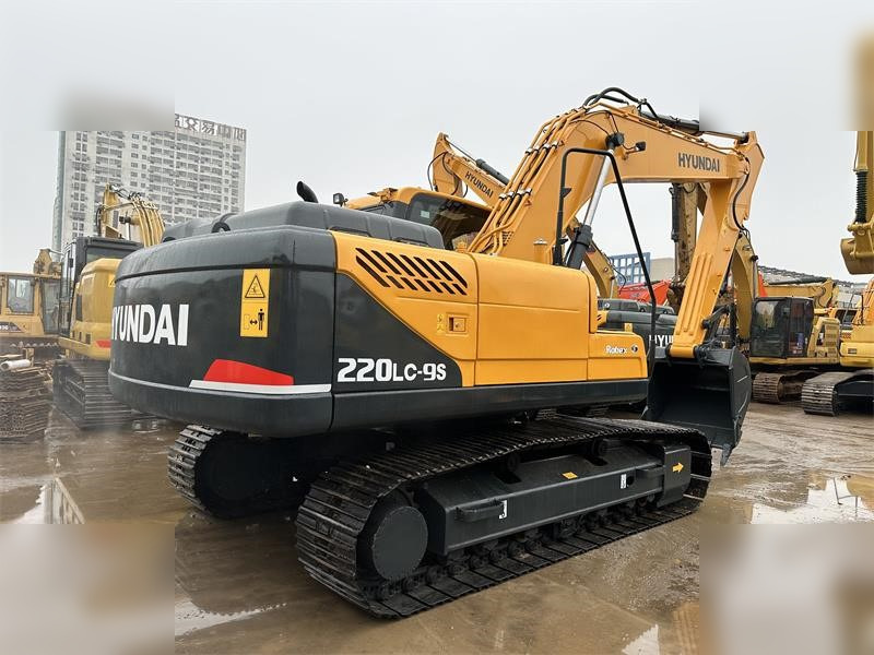 HYUNDAI ROBEX 220 LC-9S - Excavator pe şenile: Foto 2 HYUNDAI ROBEX 220 LC-9S - Excavator pe şenile: Foto 2