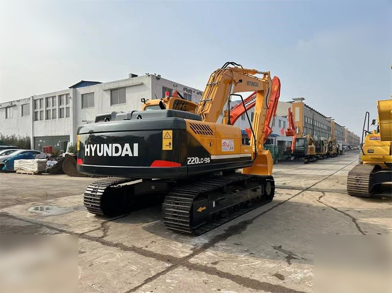 HYUNDAI ROBEX 220 LC-9S - Excavator pe şenile: Foto 3 HYUNDAI ROBEX 220 LC-9S - Excavator pe şenile: Foto 3
