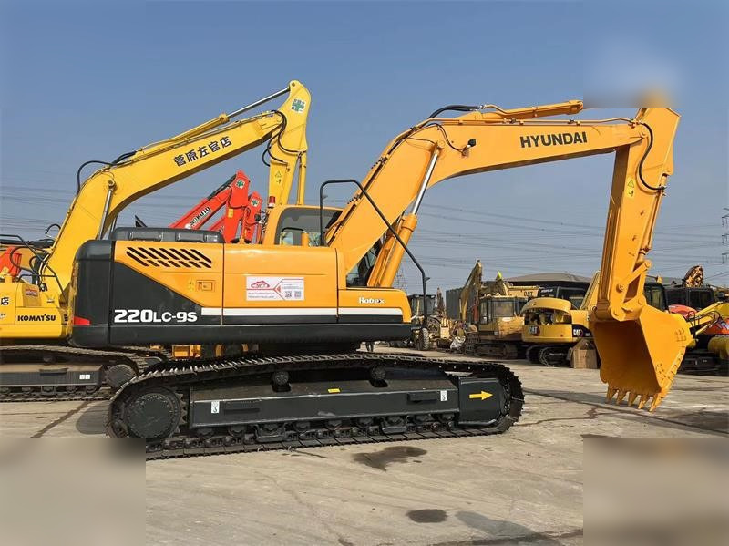 HYUNDAI ROBEX 220 LC-9S - Excavator pe şenile: Foto 1 HYUNDAI ROBEX 220 LC-9S - Excavator pe şenile: Foto 1