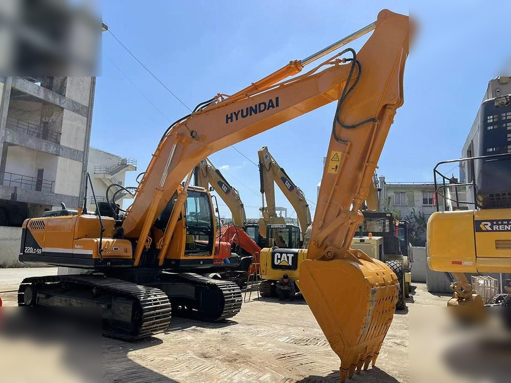 HYUNDAI ROBEX 220 LC-9S - Excavator pe şenile: Foto 5 HYUNDAI ROBEX 220 LC-9S - Excavator pe şenile: Foto 5