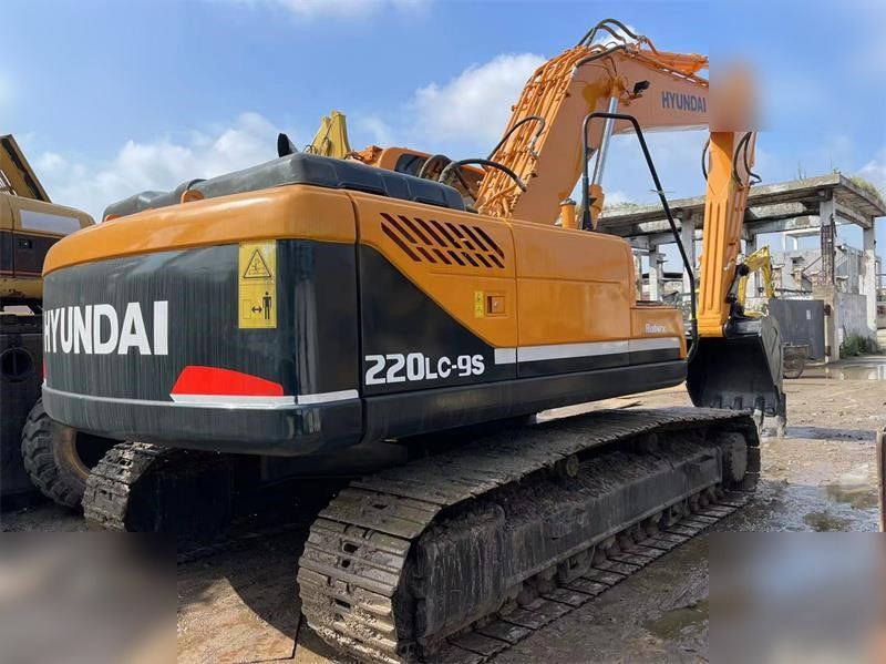 HYUNDAI ROBEX 220 LC-9S - Excavator pe şenile: Foto 1 HYUNDAI ROBEX 220 LC-9S - Excavator pe şenile: Foto 1