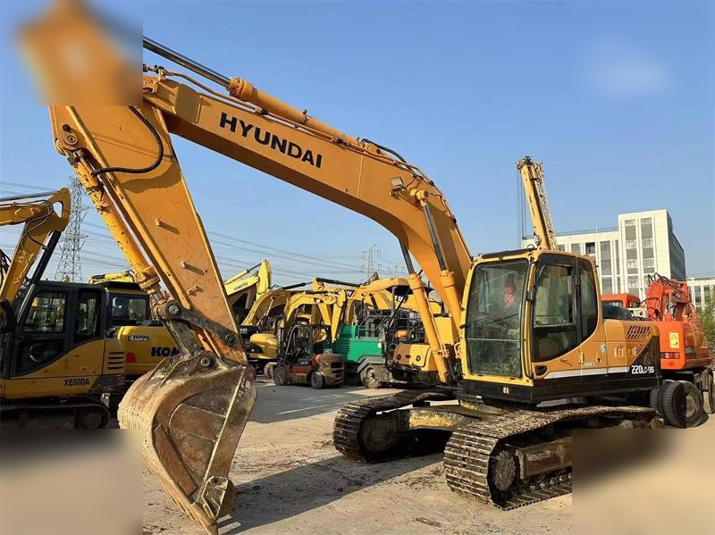 HYUNDAI ROBEX 220 LC-9S - Excavator pe şenile: Foto 5 HYUNDAI ROBEX 220 LC-9S - Excavator pe şenile: Foto 5