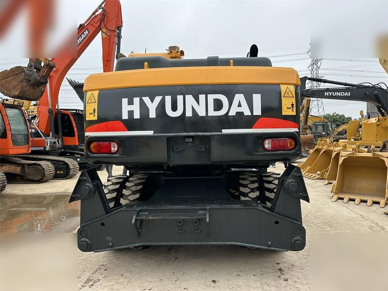 HYUNDAI ROBEX 220 LC-9S - Excavator pe şenile: Foto 4 HYUNDAI ROBEX 220 LC-9S - Excavator pe şenile: Foto 4