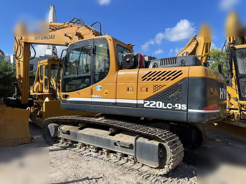 HYUNDAI ROBEX 220 LC-9S - Excavator pe şenile: Foto 1 HYUNDAI ROBEX 220 LC-9S - Excavator pe şenile: Foto 1