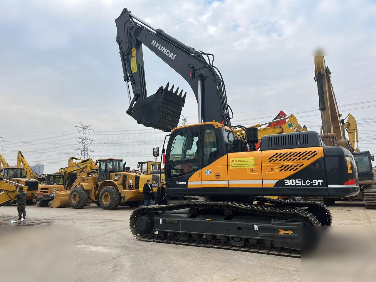 HYUNDAI ROBEX 305 LC-9T - Excavator pe şenile: Foto 2 HYUNDAI ROBEX 305 LC-9T - Excavator pe şenile: Foto 2