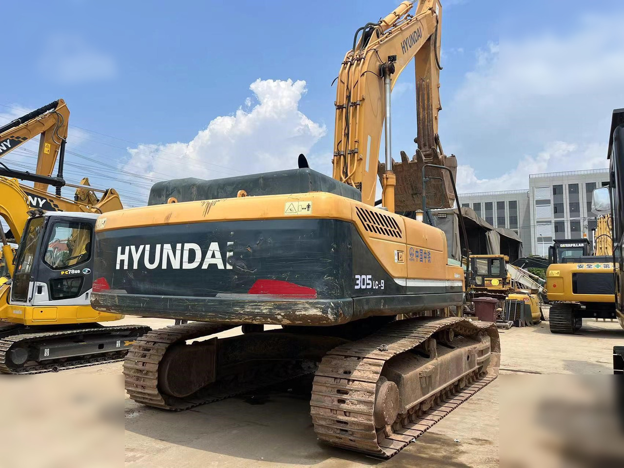 HYUNDAI ROBEX 305 LC-9T - Excavator pe şenile: Foto 3 HYUNDAI ROBEX 305 LC-9T - Excavator pe şenile: Foto 3