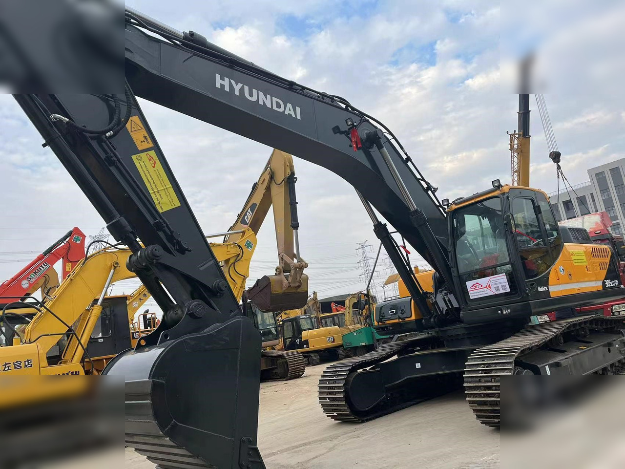 HYUNDAI ROBEX 305 LC-9T - Excavator pe şenile: Foto 4 HYUNDAI ROBEX 305 LC-9T - Excavator pe şenile: Foto 4