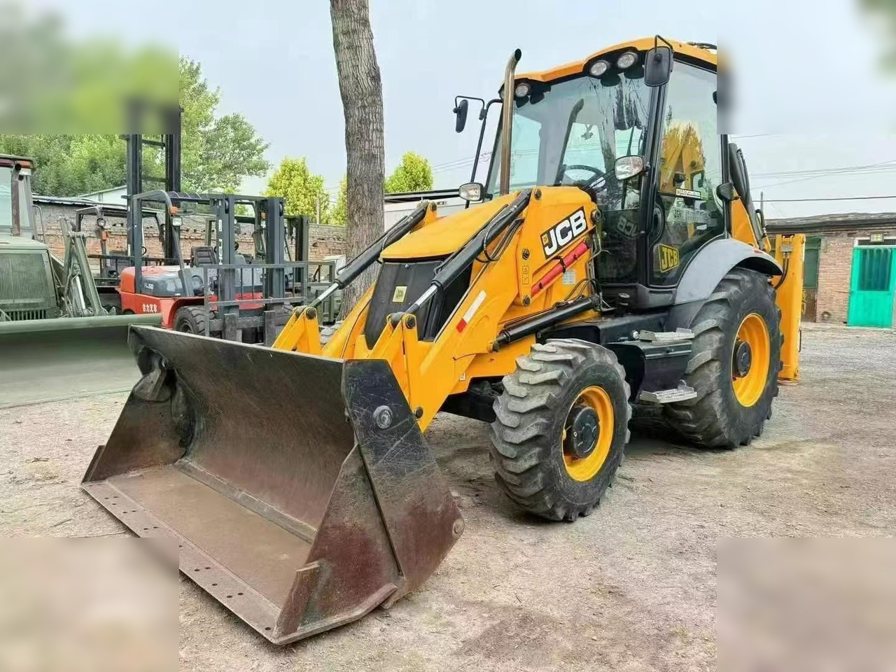 JCB 3CX - Buldoexcavator: Foto 2 JCB 3CX - Buldoexcavator: Foto 2