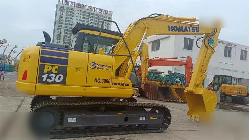 KOMATSU PC130-7 - Excavator pe şenile: Foto 1 KOMATSU PC130-7 - Excavator pe şenile: Foto 1