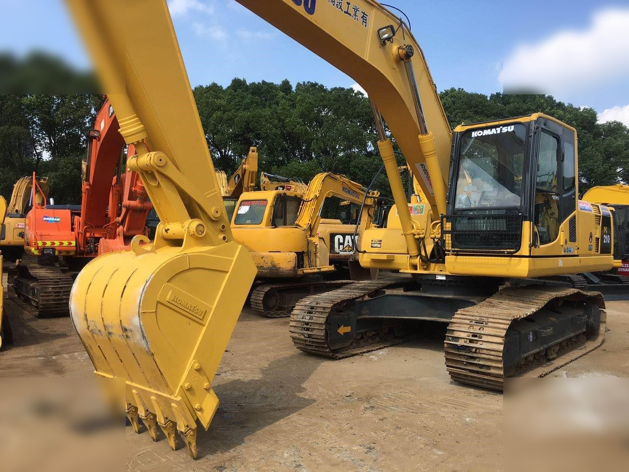 KOMATSU PC210-8N1 - Excavator pe şenile: Foto 1 KOMATSU PC210-8N1 - Excavator pe şenile: Foto 1