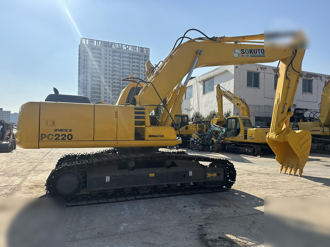 KOMATSU PC220-6 - Excavator pe şenile: Foto 4 KOMATSU PC220-6 - Excavator pe şenile: Foto 4