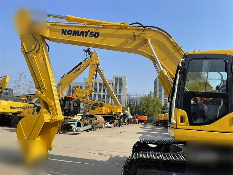 KOMATSU PC220-7 - Excavator pe şenile: Foto 4 KOMATSU PC220-7 - Excavator pe şenile: Foto 4
