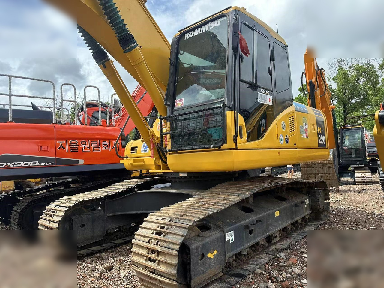 KOMATSU PC220-7 - Excavator pe şenile: Foto 3 KOMATSU PC220-7 - Excavator pe şenile: Foto 3