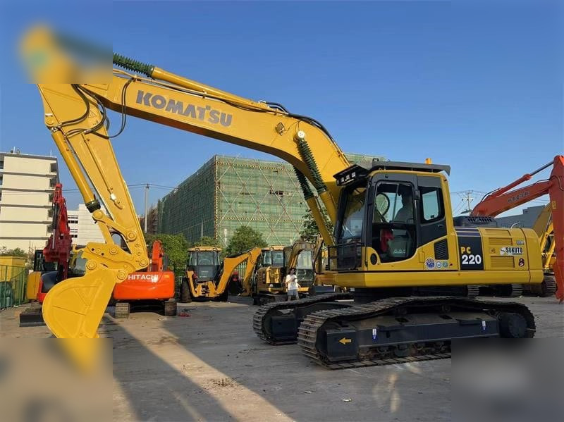 KOMATSU PC220-8 - Excavator pe şenile: Foto 2 KOMATSU PC220-8 - Excavator pe şenile: Foto 2