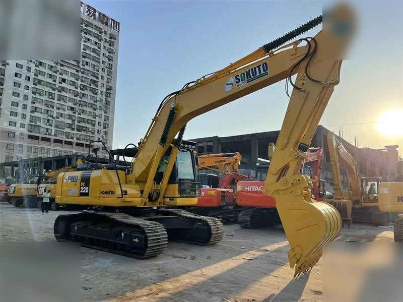 KOMATSU PC220-8 - Excavator pe şenile: Foto 3 KOMATSU PC220-8 - Excavator pe şenile: Foto 3