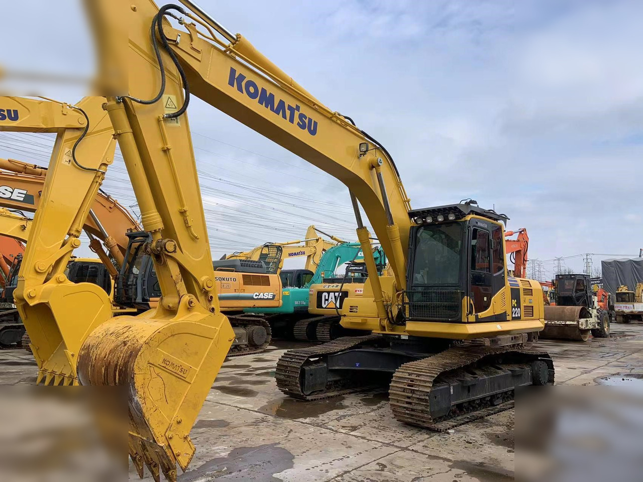 KOMATSU PC220-8 - Excavator pe şenile: Foto 1 KOMATSU PC220-8 - Excavator pe şenile: Foto 1