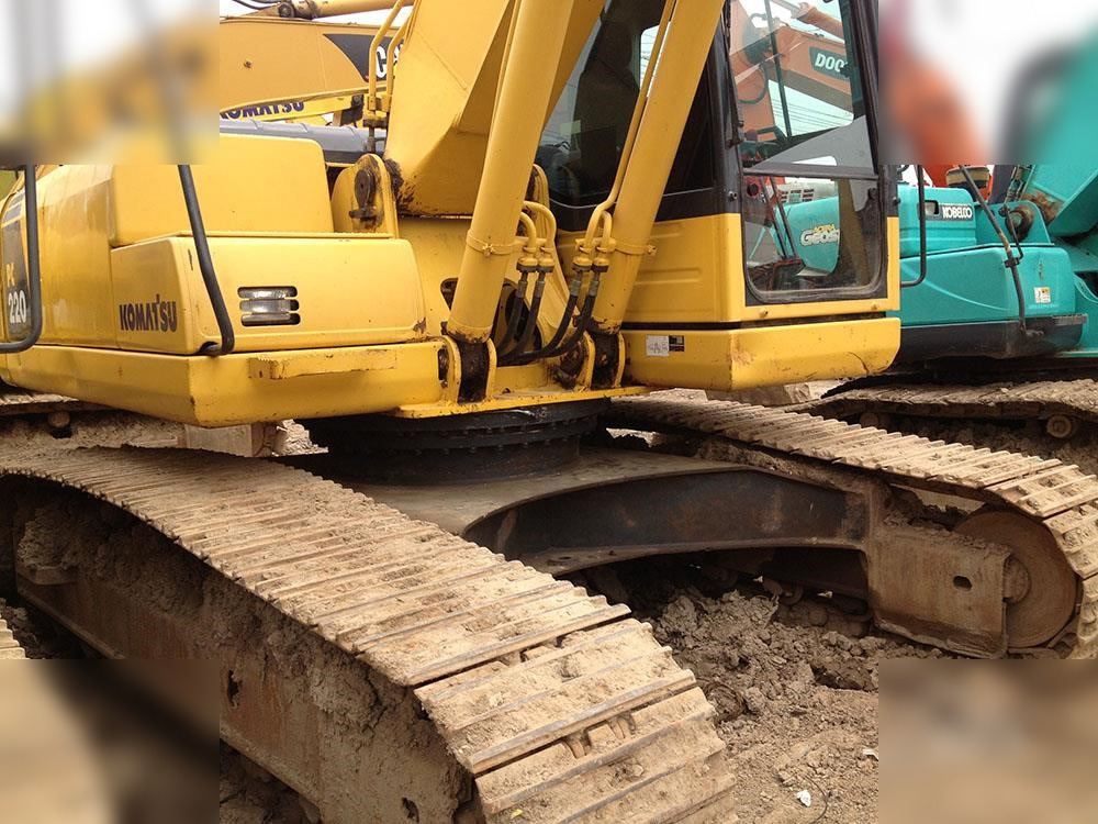 KOMATSU PC220-8 - Excavator pe şenile: Foto 4 KOMATSU PC220-8 - Excavator pe şenile: Foto 4
