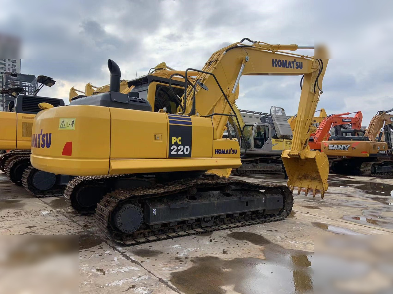 KOMATSU PC220-8 - Excavator pe şenile: Foto 2 KOMATSU PC220-8 - Excavator pe şenile: Foto 2