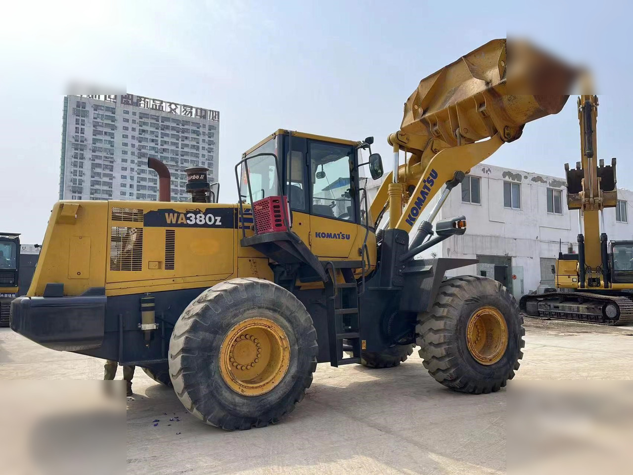 KOMATSU WA380Z-6 - Încărcător frontal pe pneuri: Foto 1 KOMATSU WA380Z-6 - Încărcător frontal pe pneuri: Foto 1