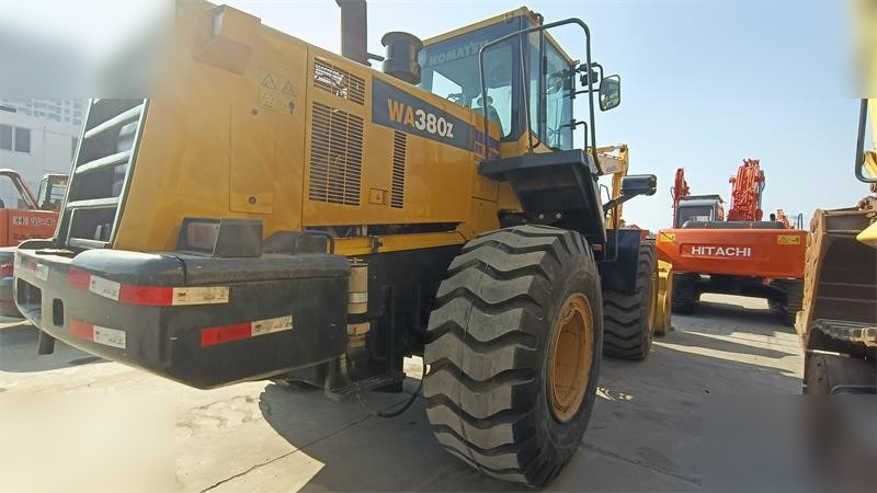 KOMATSU WA380Z-6 - Încărcător frontal pe pneuri: Foto 3 KOMATSU WA380Z-6 - Încărcător frontal pe pneuri: Foto 3