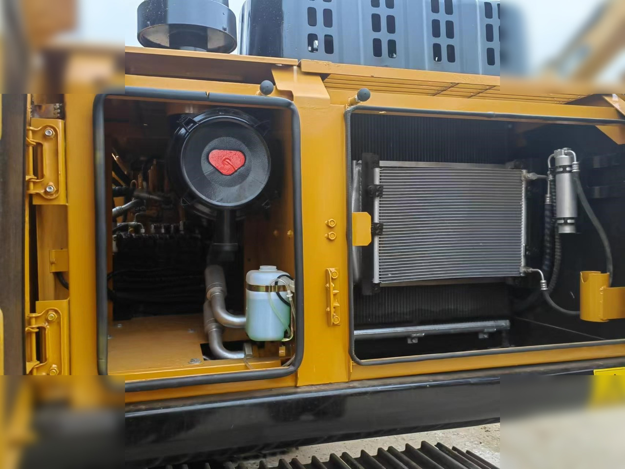 SANY SY215C - Excavator pe şenile: Foto 5 SANY SY215C - Excavator pe şenile: Foto 5